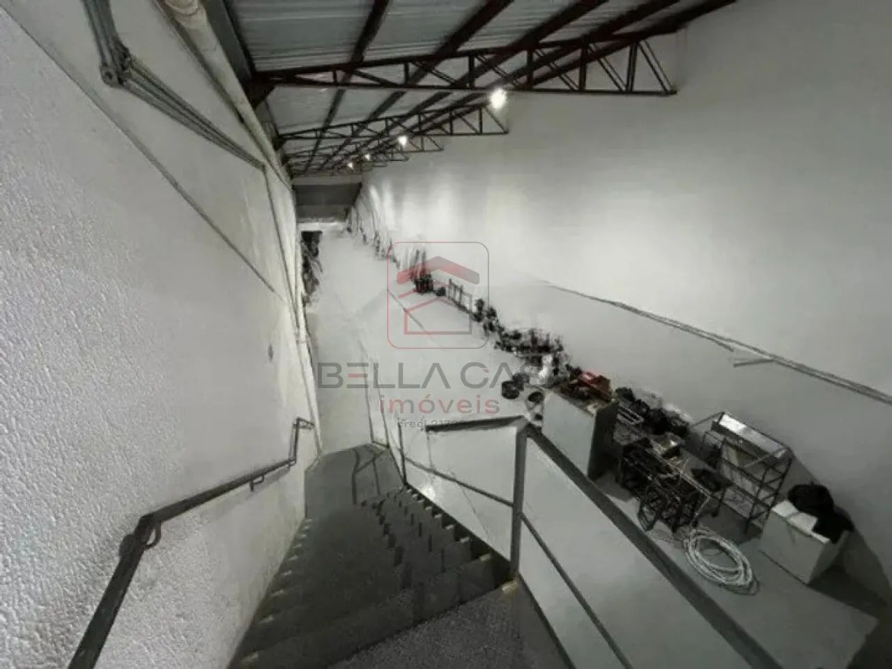 Galpao Bras 600m2 de area construida escritorios vestiarios e estacionamento - Foto 3