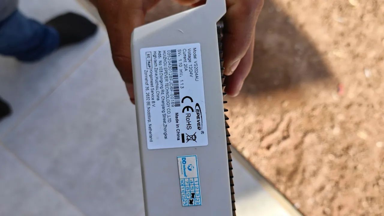 VENDO CONTROLADOR DE CARGA 12V OU 24V 20A - Foto 4