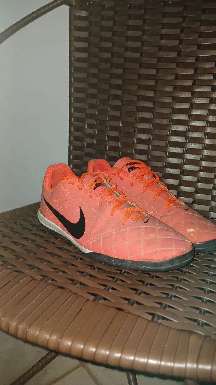 Chuteira Nike beco