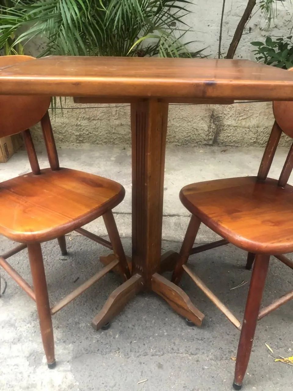 Vendo mesa com 2 cadeiras  - Foto 3