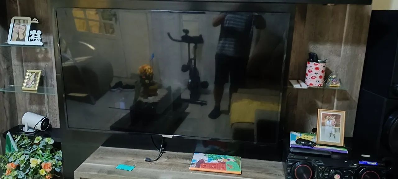 TV PHILIPS 55 POLEGADAS COM POBREMA NÃO ACENDE NADA  - Foto 2