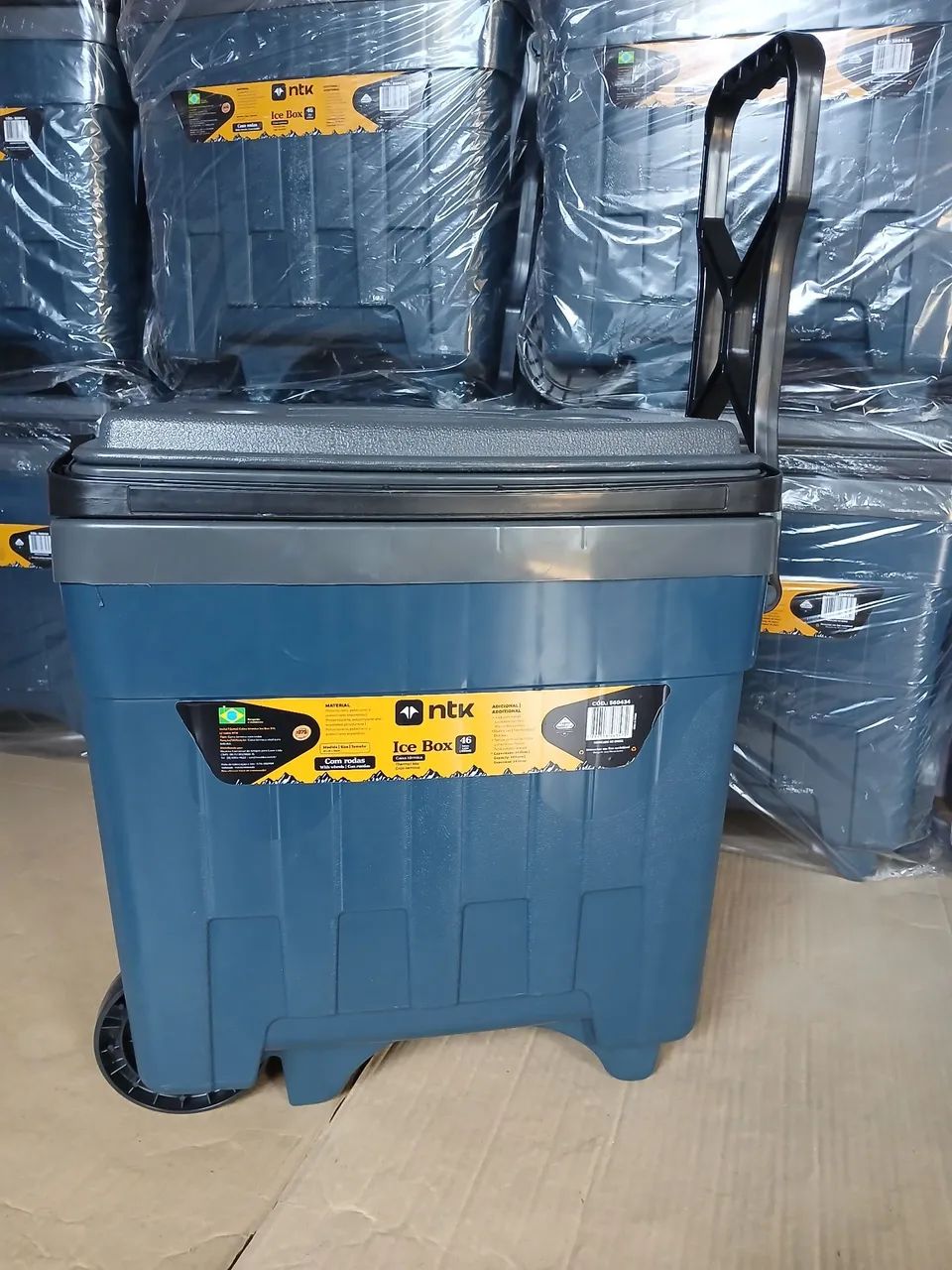 Caixa Térmica ICE BOX NTK 34 litros com Rodas 