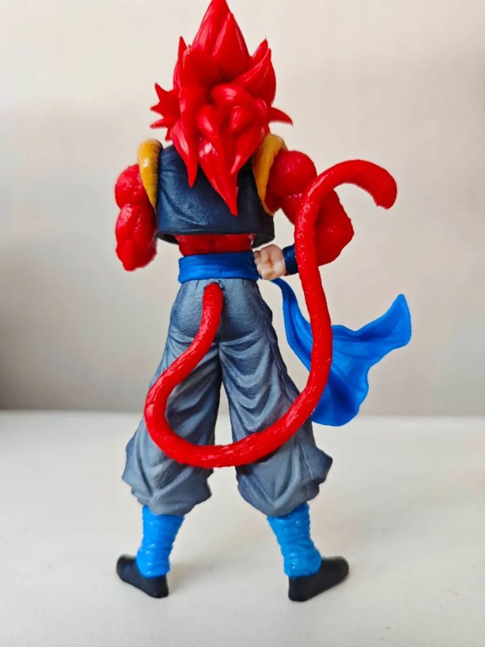Boneco Gojeta SSJ4 15cm com par de mãos extras Novo - Foto 4