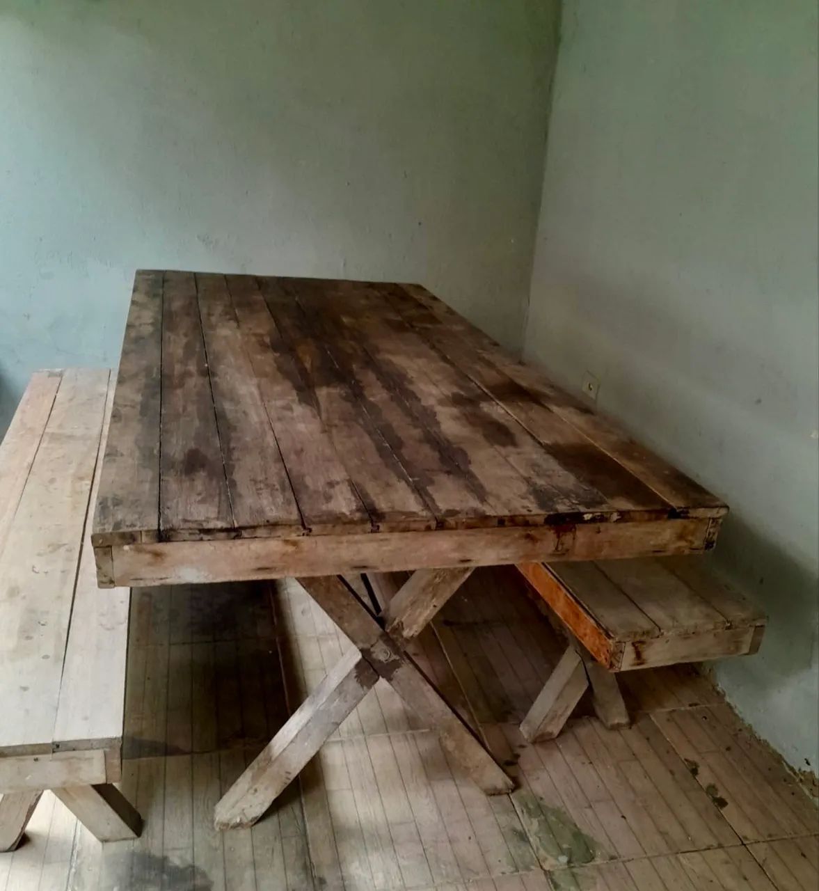 Mesa com bancos - Foto 2