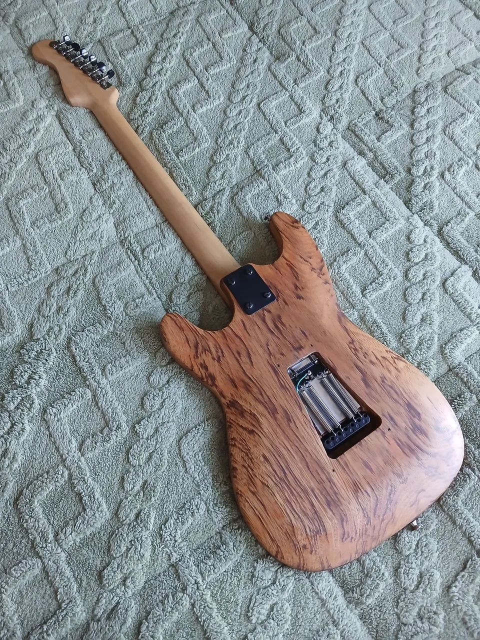 Guitarra Jennifer Customizada - Foto 3