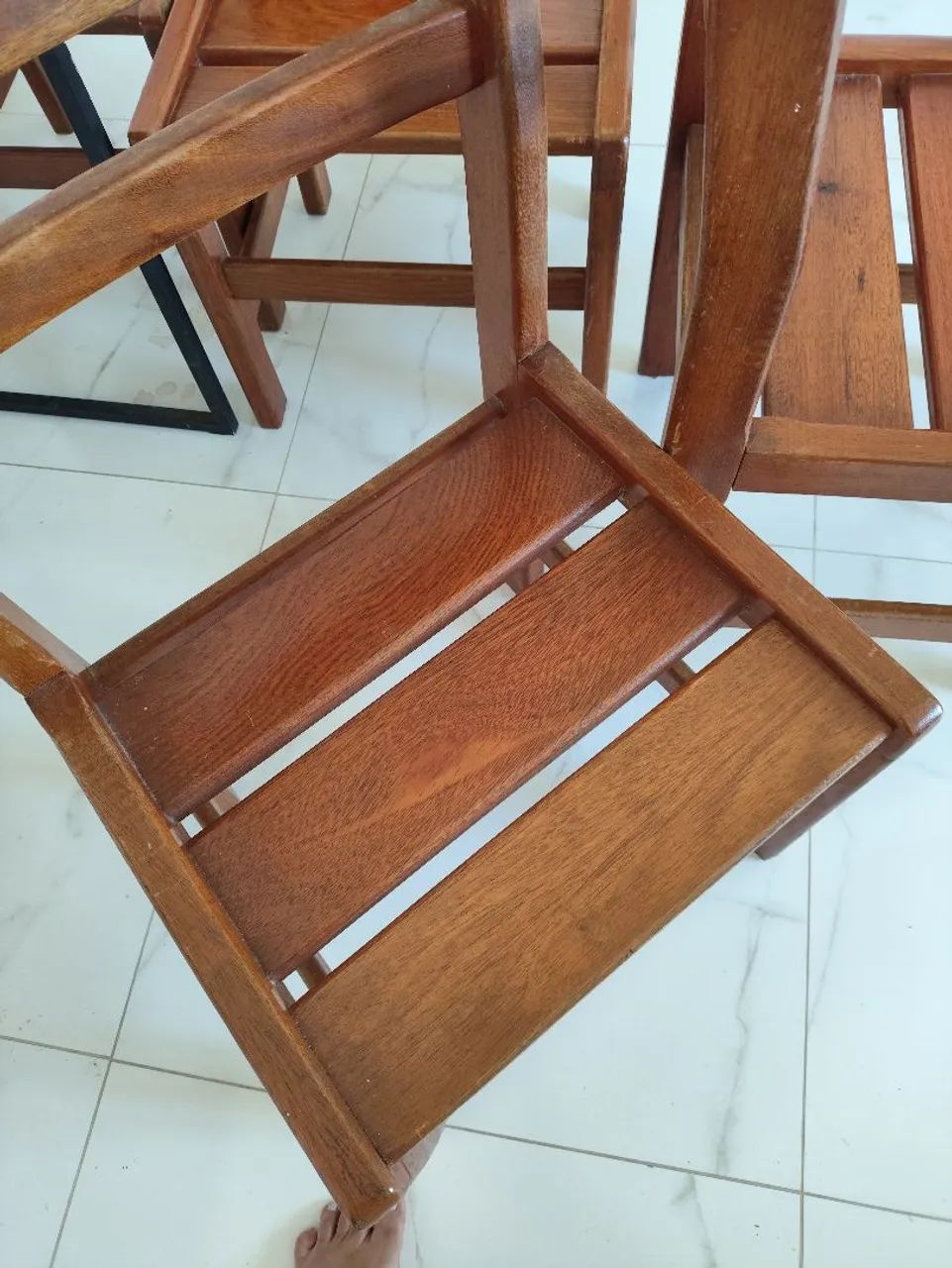 Conjunto de 4 Cadeiras de madeira maciça cerejeira  - Foto 2