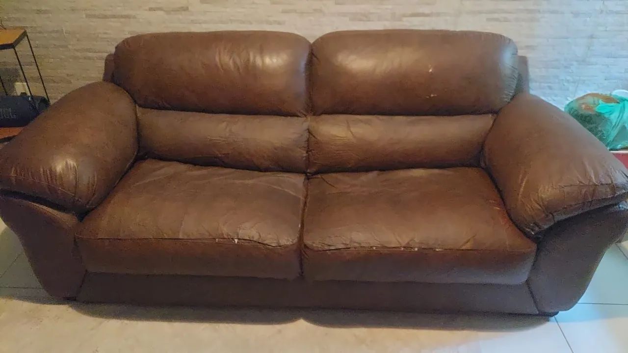 Lindo Sofá em Corino Marrom