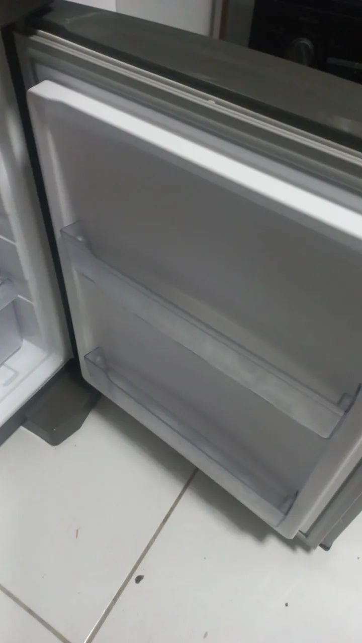 Vende_se geladeira 