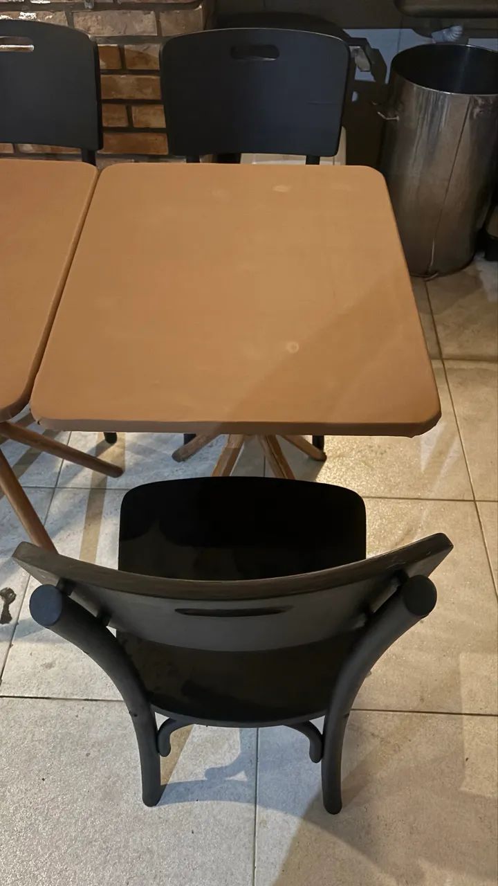 Vendo mesa com 2 cadeiras  - Foto 3