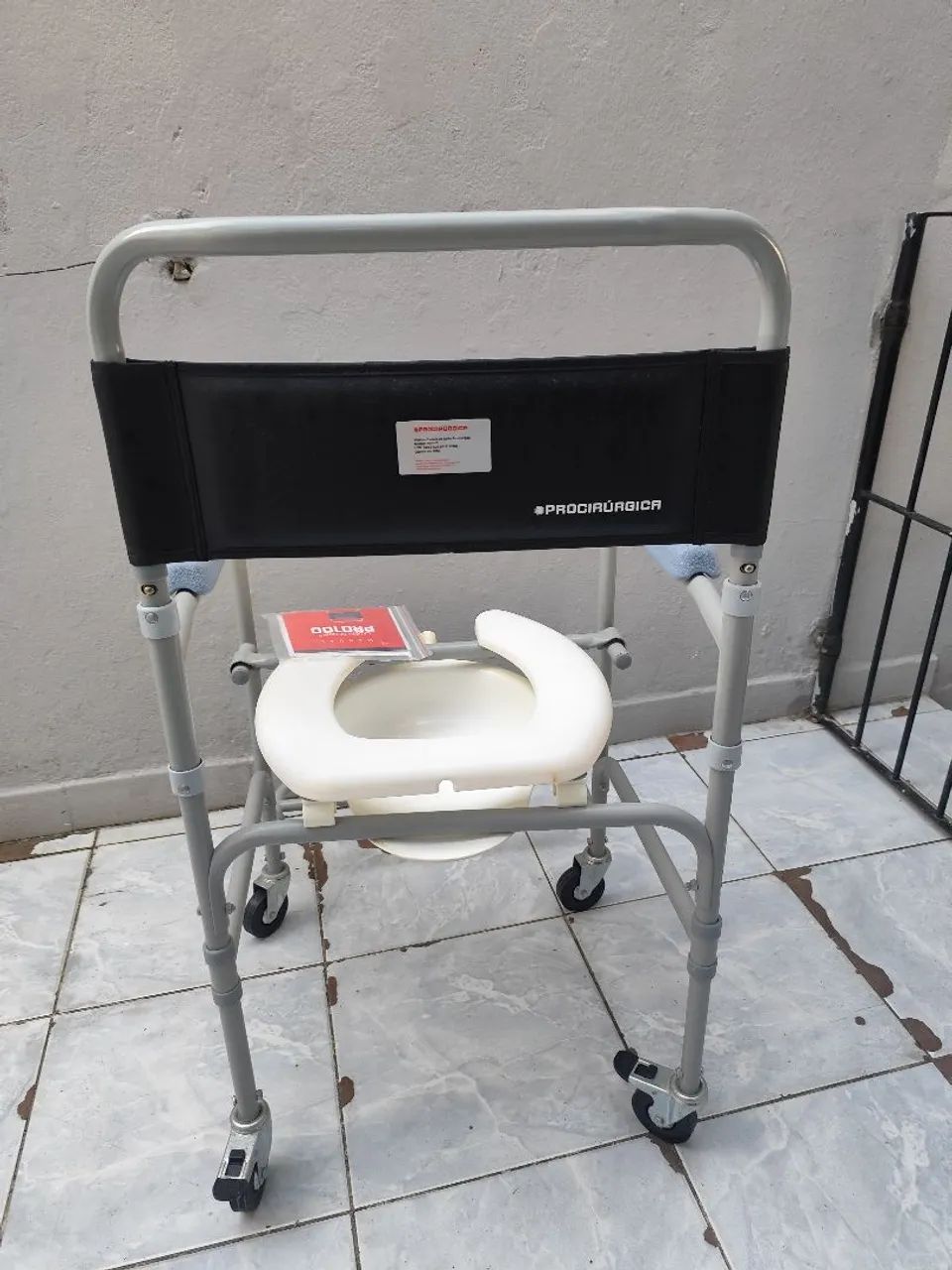 Cadeira de Banho Higiênica com Rodas para Idosos e PCD - Foto 3