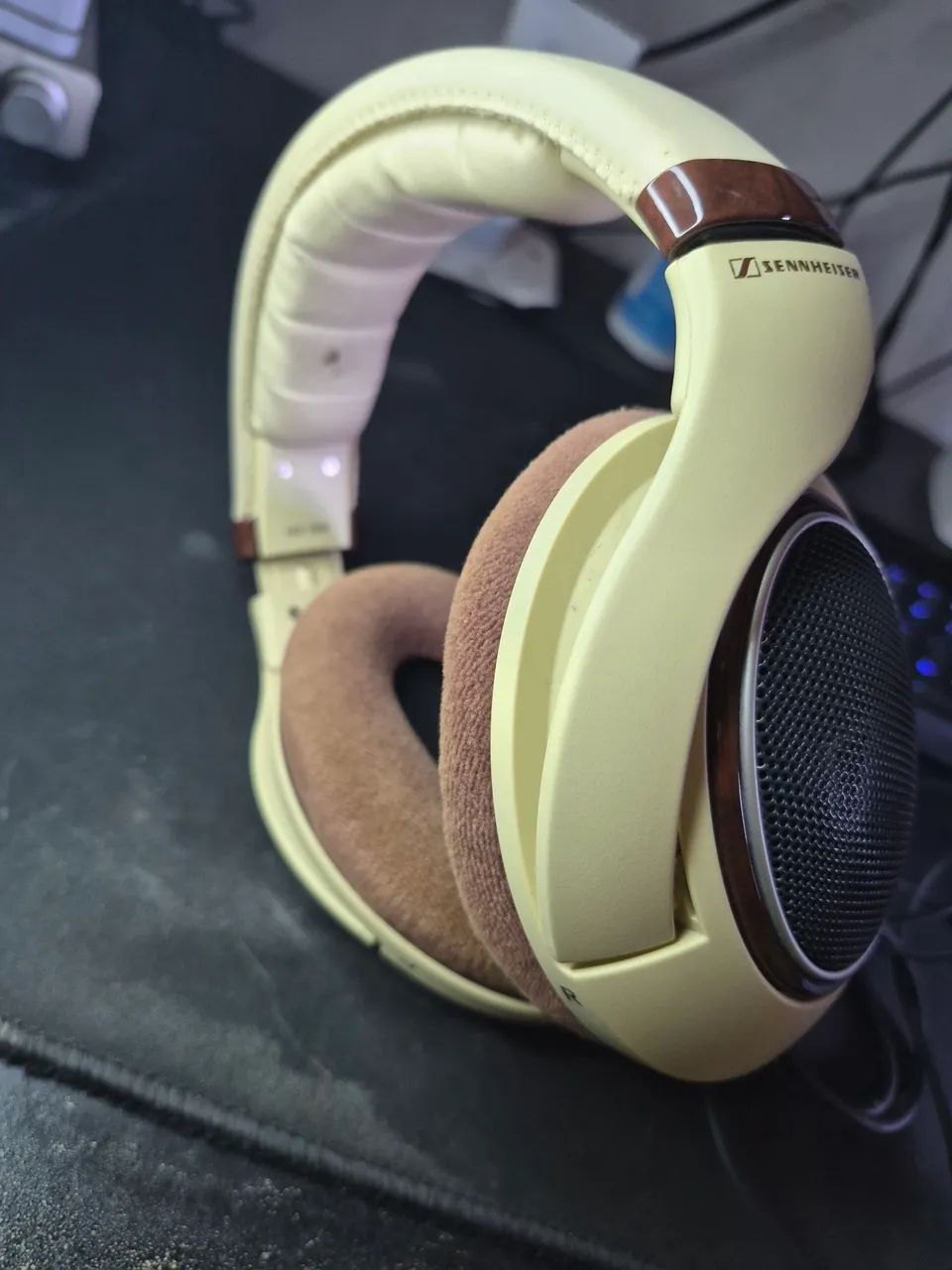 Sennheiser HD 598 Ivory usado - Foto 2