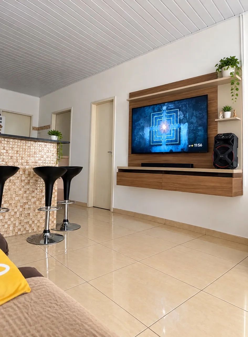Rack com painel suspenso 