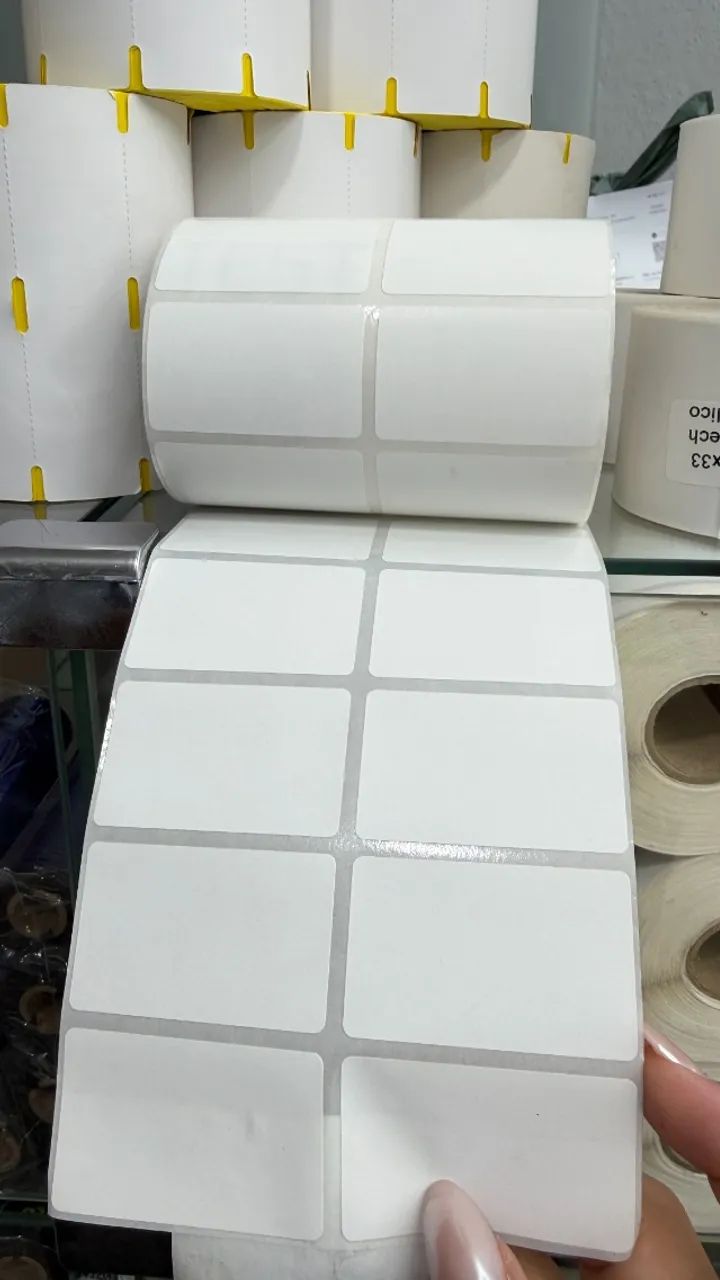 ROLOS ETIQUETAS TERMICAS, COUCHET E PICOTADAS - Foto 2
