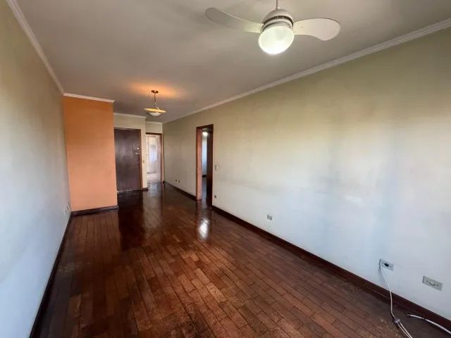 Apartamento com 2 dormitórios e sacada no centro de Piracicaba