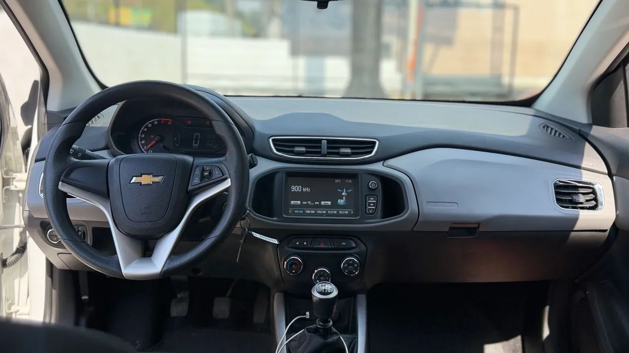 Chevrolet Onix Hatch LT 1.4 8V Flex Mec. 4P 2019 - Foto 2