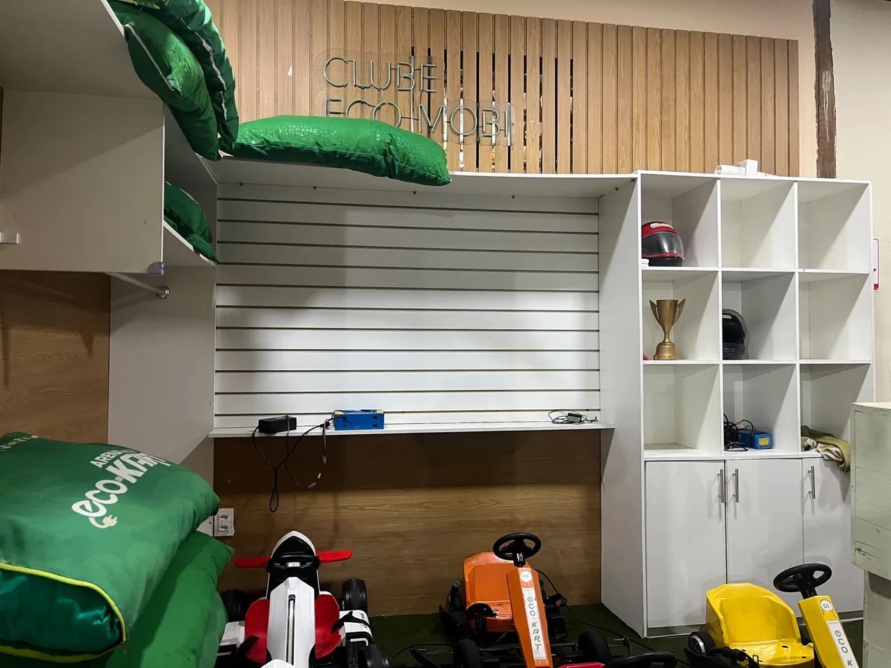 Vendo móvel em MDF 