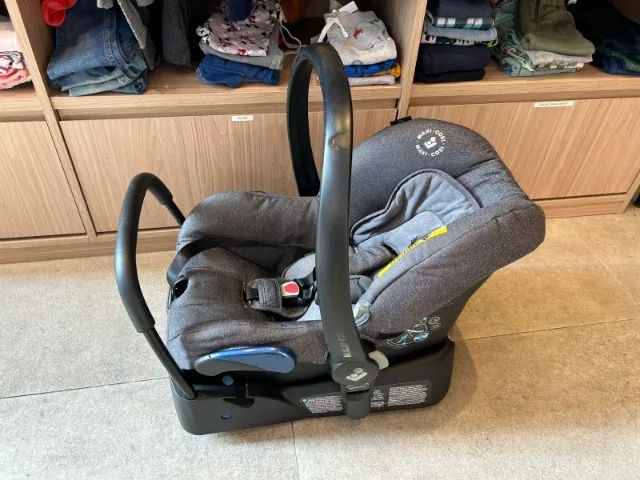 Carrinho bebe Maxi Cosi com moisés, cadeira para carro com base de engate rápido - Foto 5