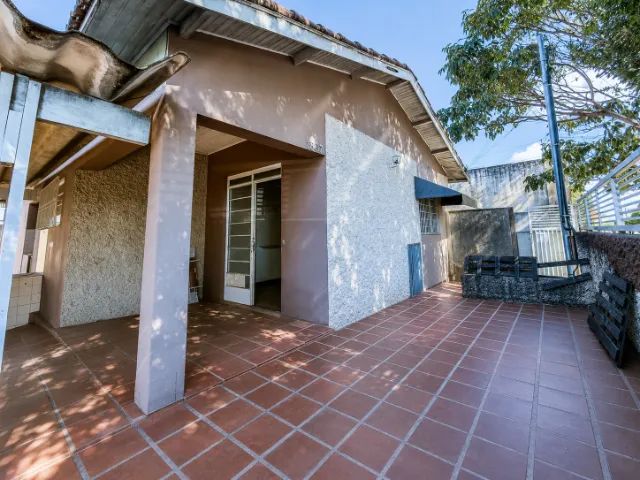 Duas casas no Centro de Tupã, 5 quartos e 3 vagas - Foto 4