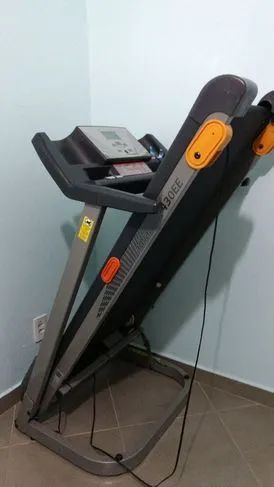 Vendo esteira