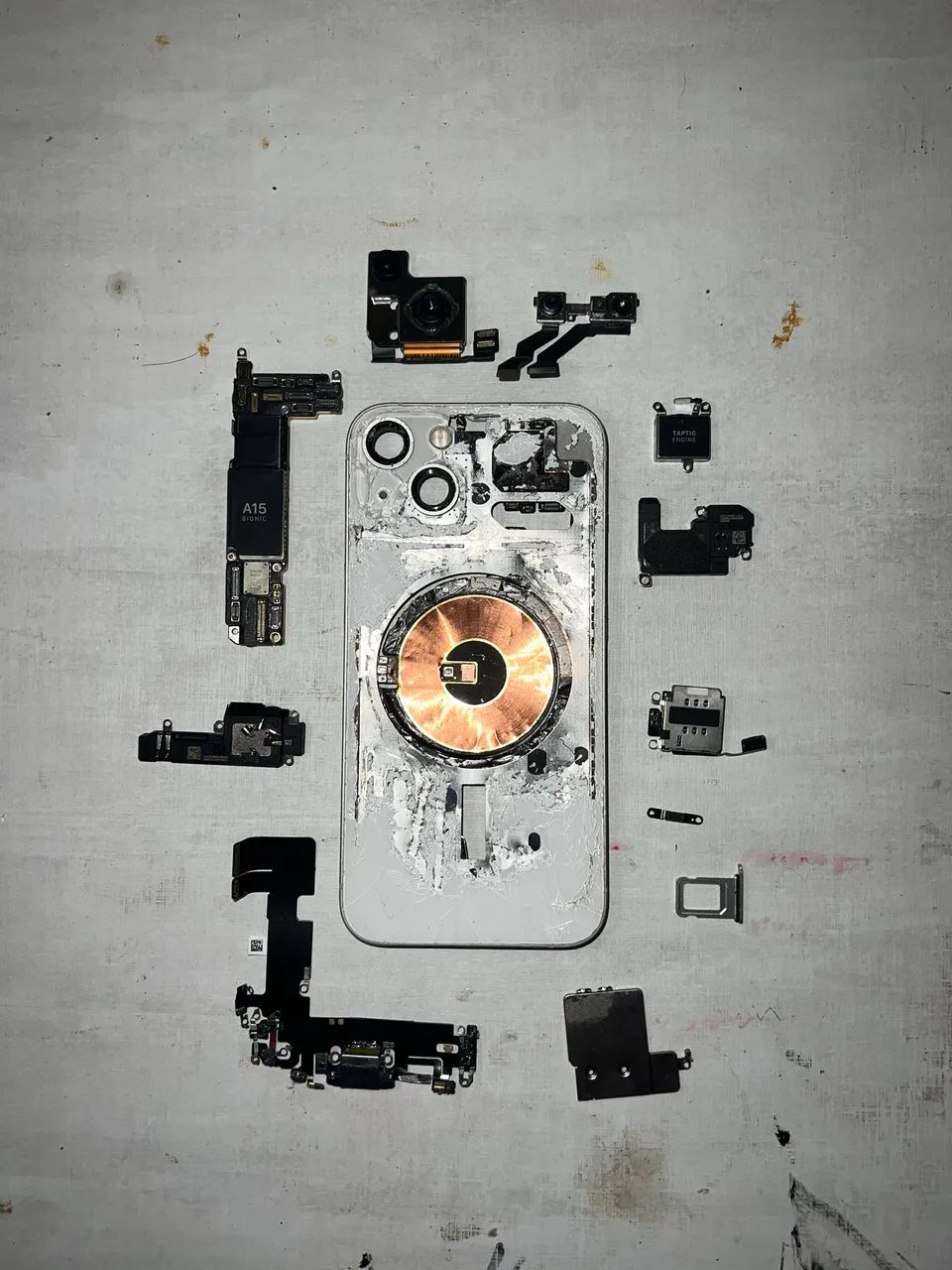 iPhone 13 - Peças e Carcaça