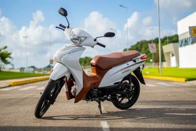 A MOTO DOS SEUS SONHOS, A BRANQUINHA COM MARRON