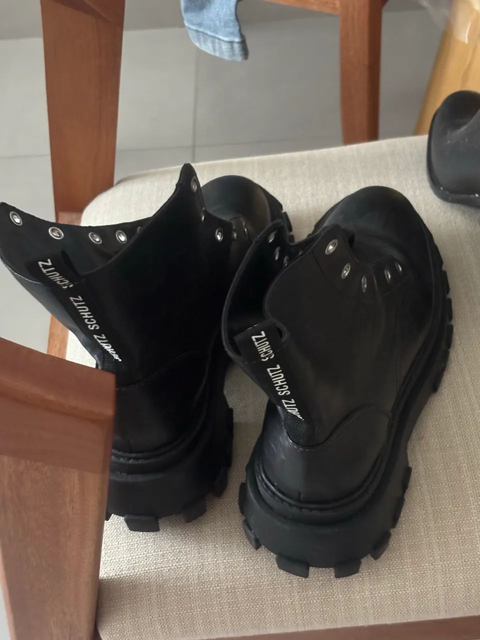 BOTA SCHUTZ