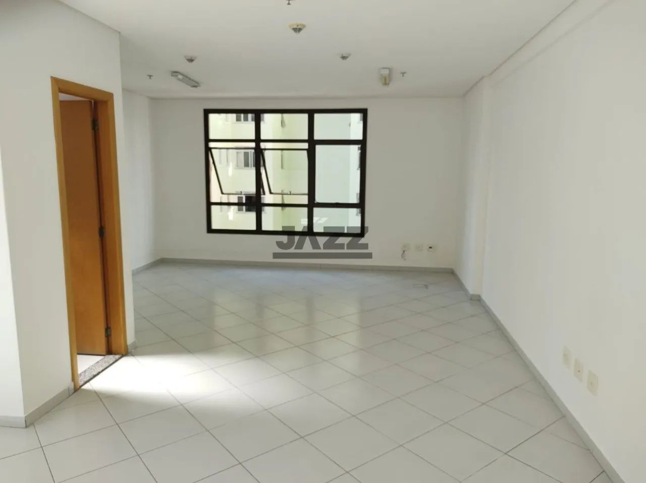 Sala à venda Comercial no Edifício Le Clasique - Jardim Aquarius