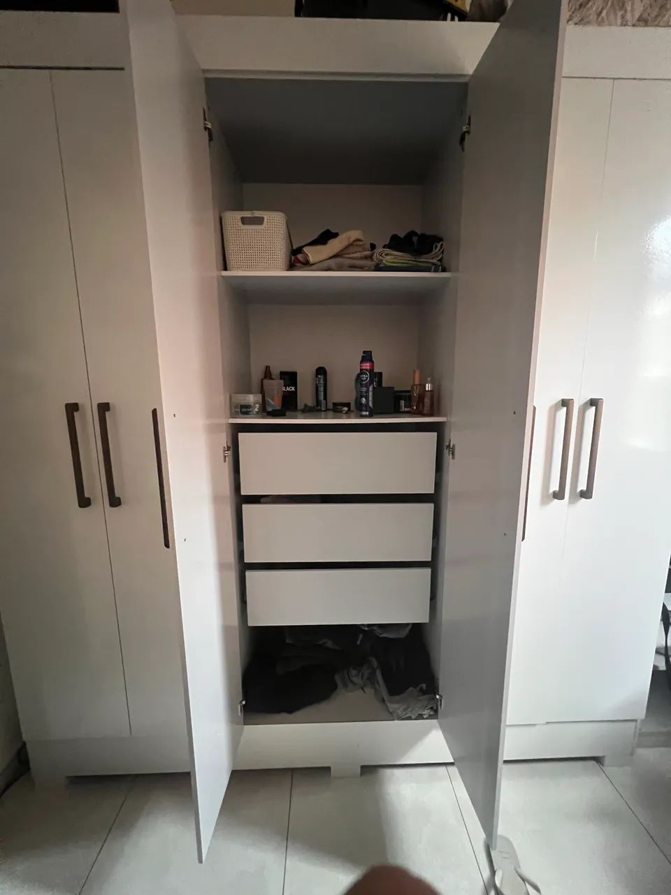 Guarda roupa 6 portas grande  - Foto 2