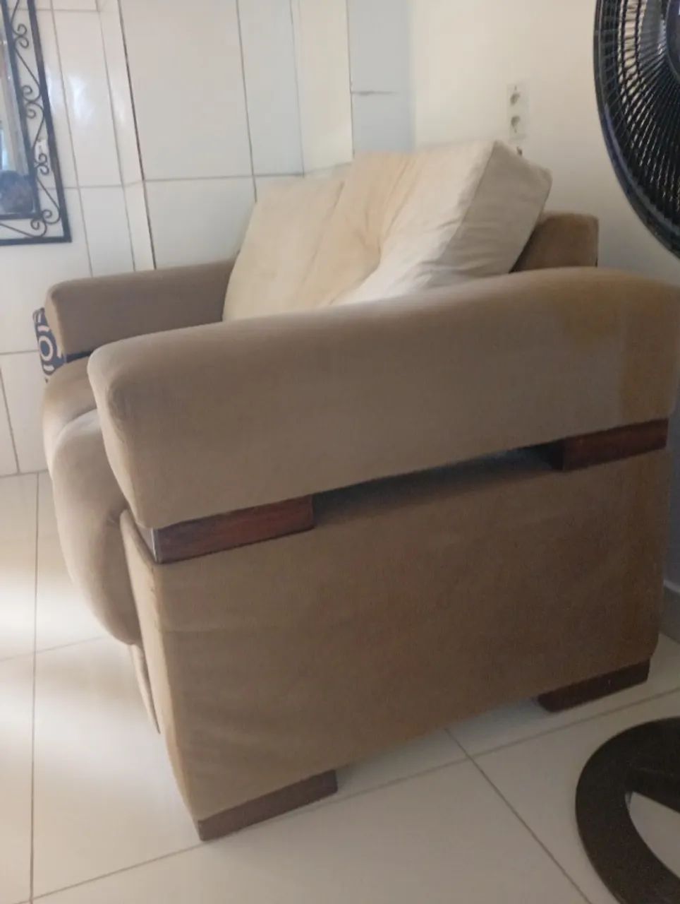 Sofá dóis lugares com almofada  - Foto 3