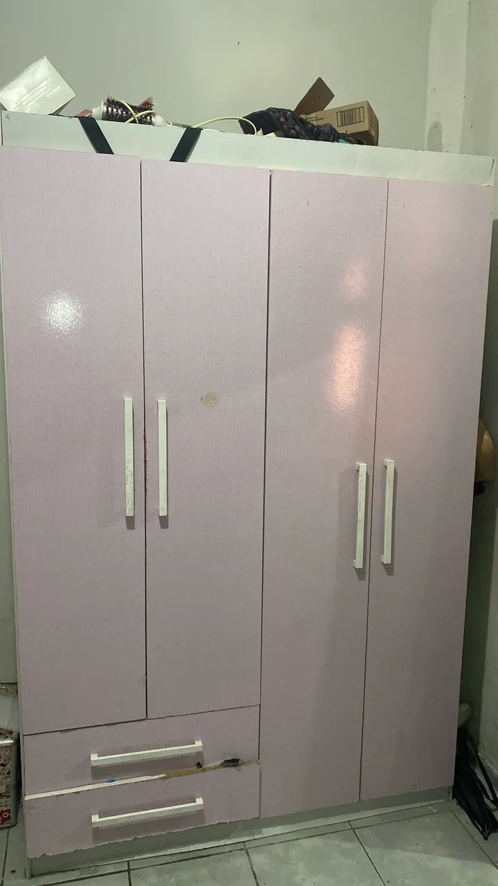 Guarda roupa usado bem conservado 