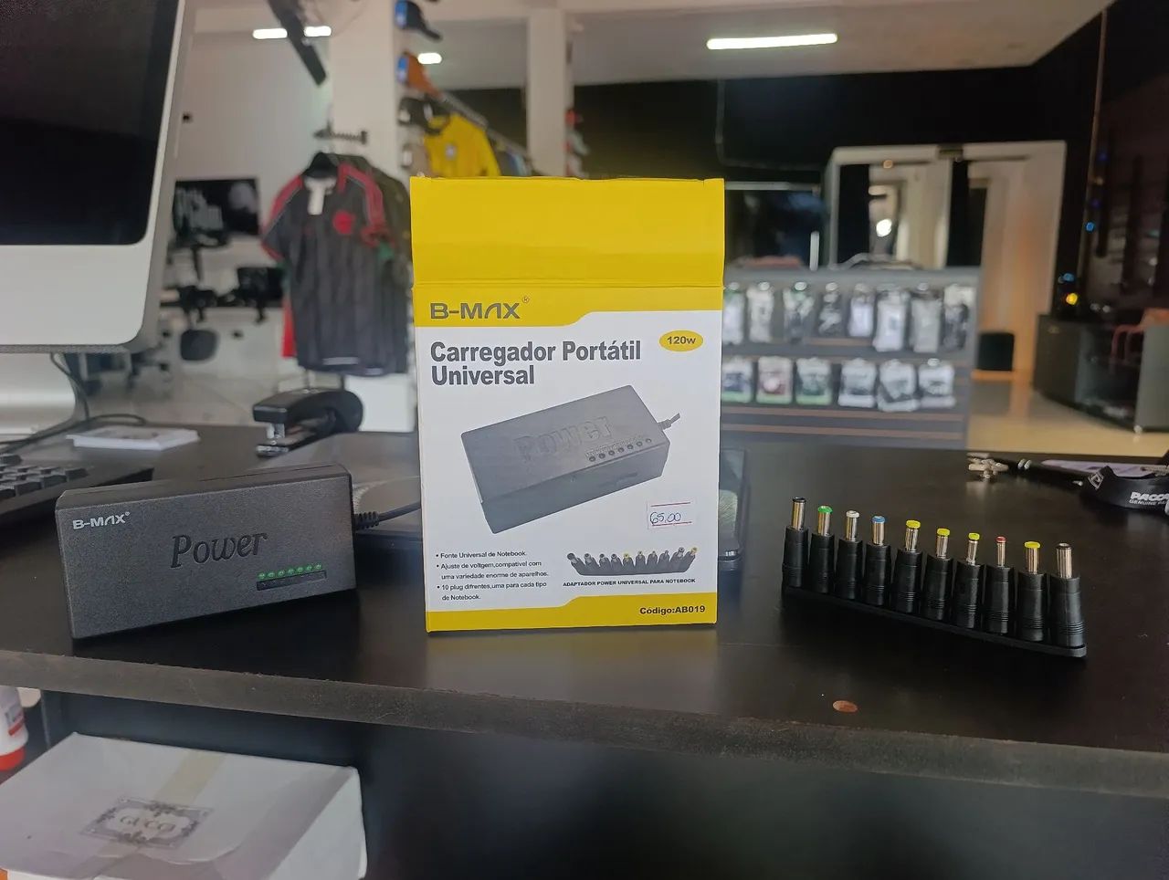 Carregador Universal de Notebook Sem Uso
