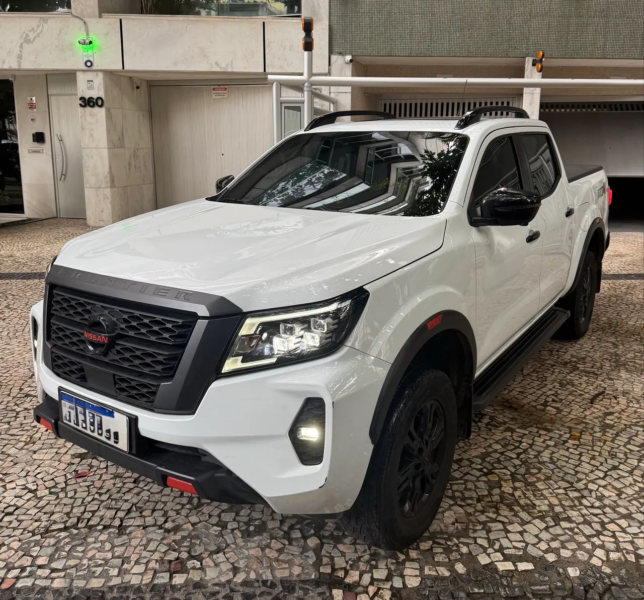 Nissan Frontier Frontier PRO4X CD 4x4 2.3 Bi-TB Die. Aut 2023
