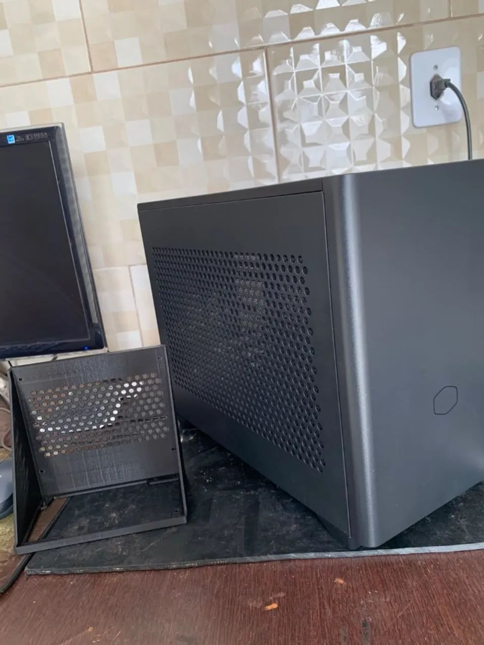Gabinete Cooler Master NR200 Mini Itx + Adaptador P/Fonte ATX