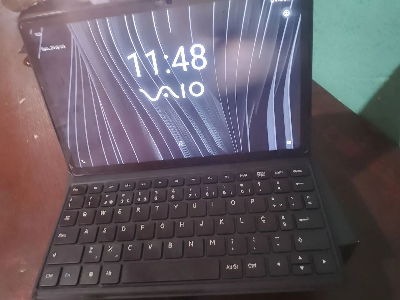 Vendo tablet com teclado e 128gb 