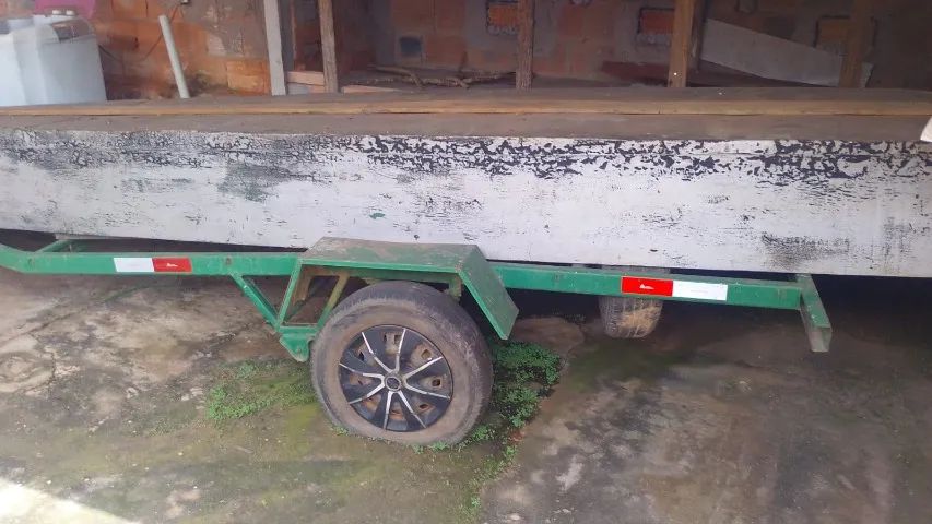  Barco (Canoa) com carretinha