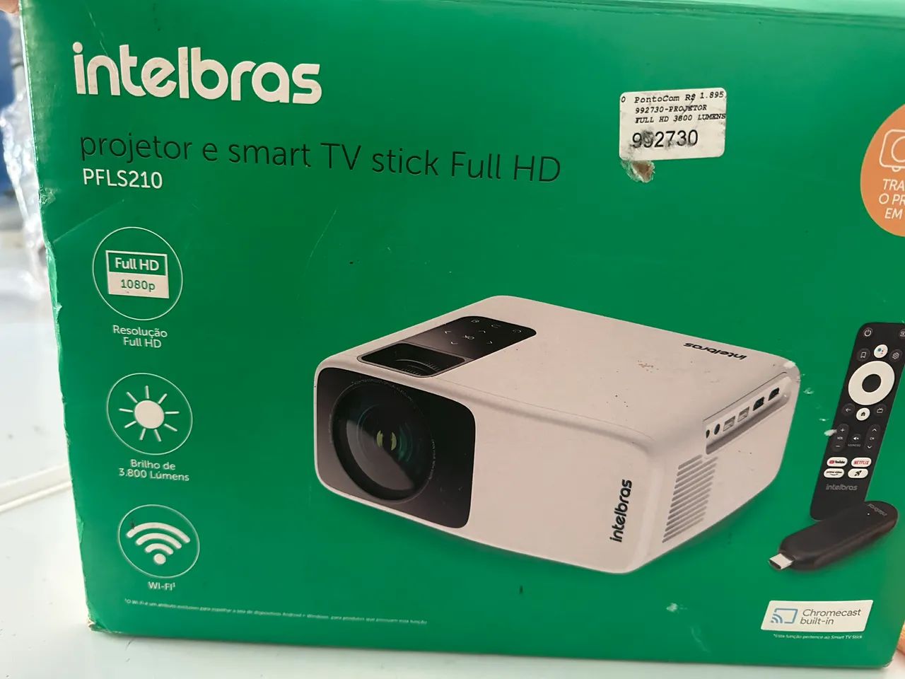 Projetor e Smart TV Stick Full HD PFLS210 da Intelbras.