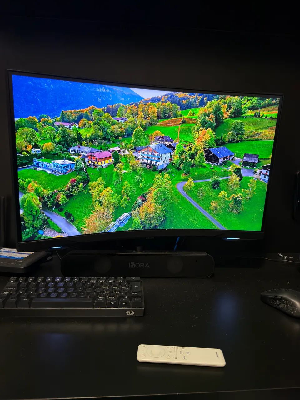 Monitor Samsung Odyssey G6 27? QHD 240Hz Curvo - Foto 4