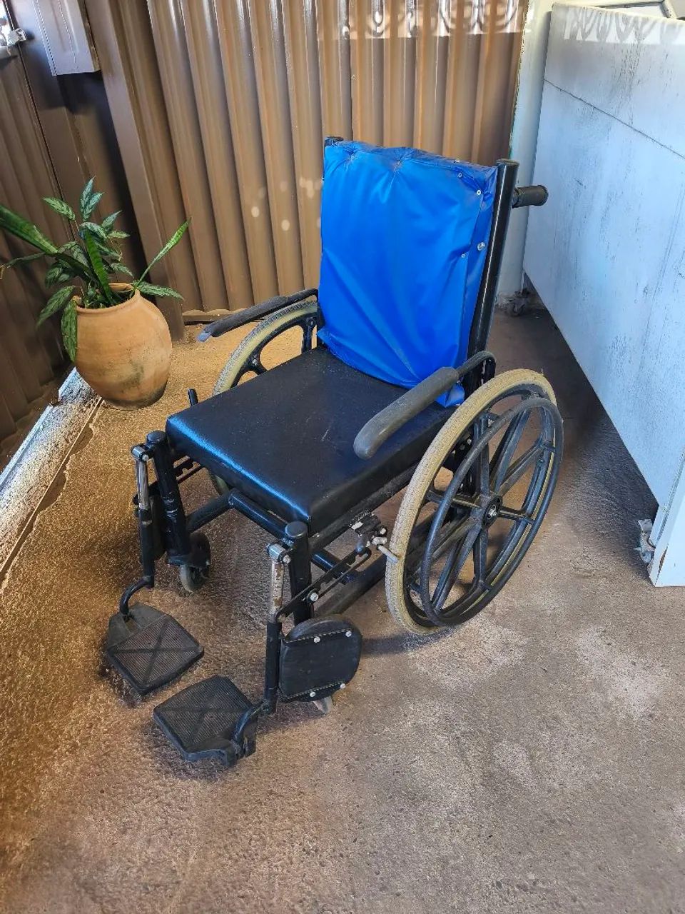 Cadeira de Rodas PRA VENDER HOJE 