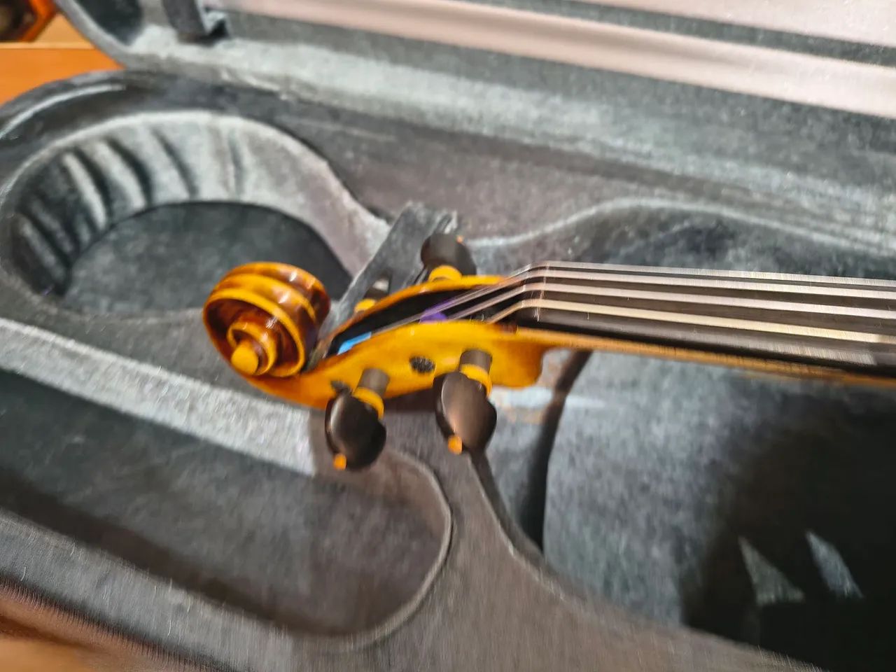 Violino 4/4 Harmonizado com.case retangular luxo (Luthier Carlos Joseph ribeiro) - Foto 4