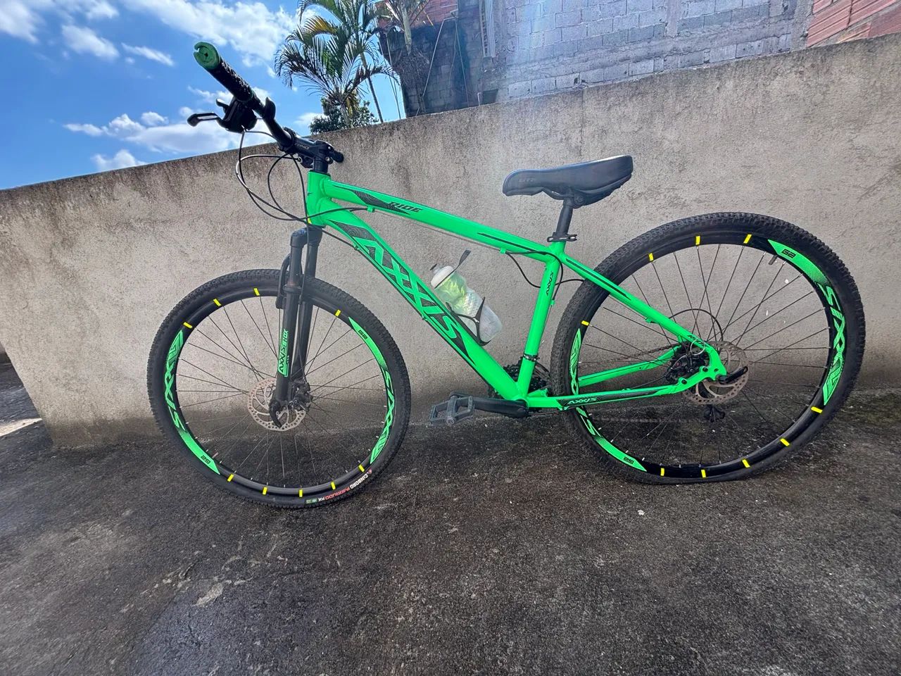 Vendo bicicleta de alumínio aro 29 