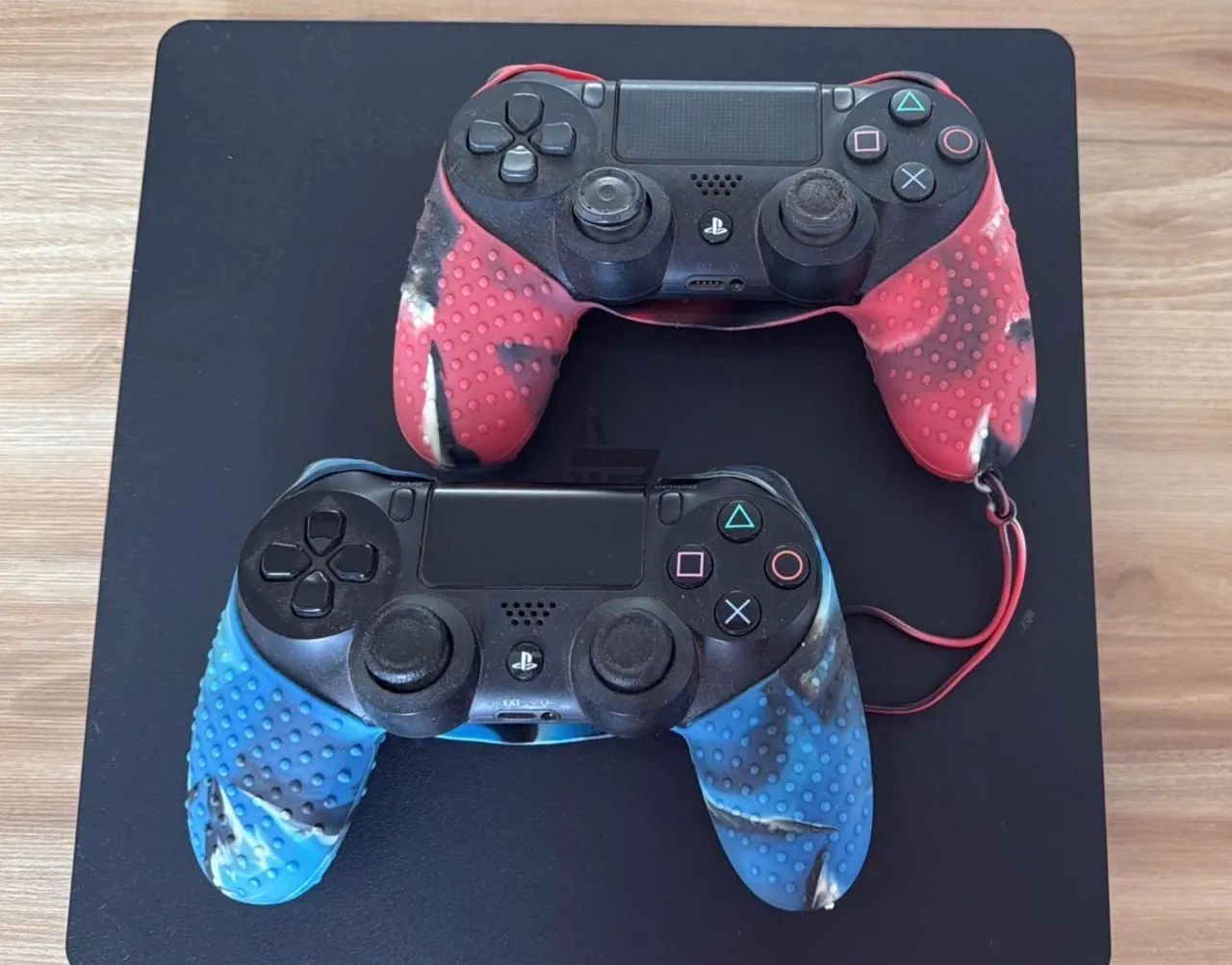 Vendo PlayStation 4 slim 