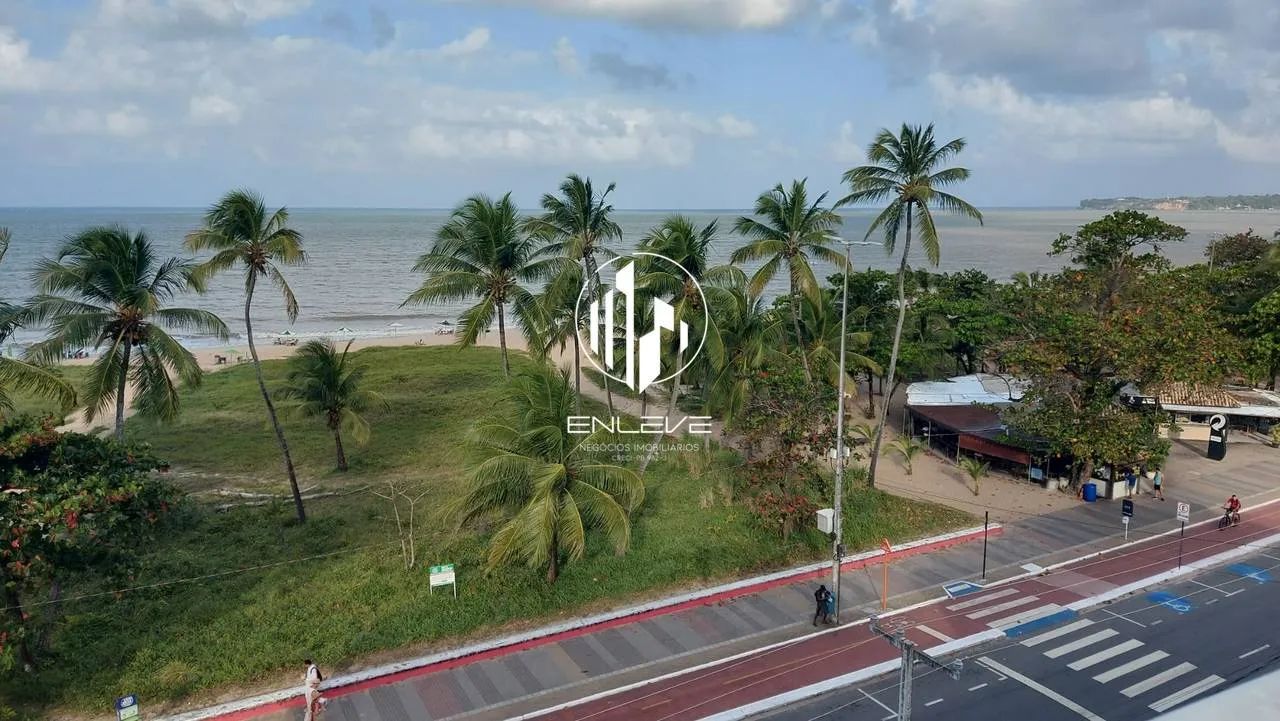 Apartamento Beira-Mar com 2 Quartos, Todo Mobiliado e Vista Mar - Foto 2