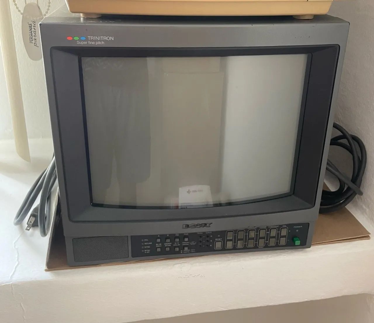 Monitor CRT Sony trinitron.