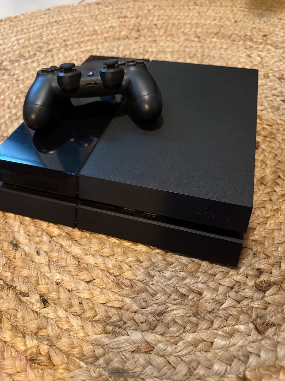 PS4 500GB Standard + 3 jogos - Jogos de Vídeo Game - Asa Norte