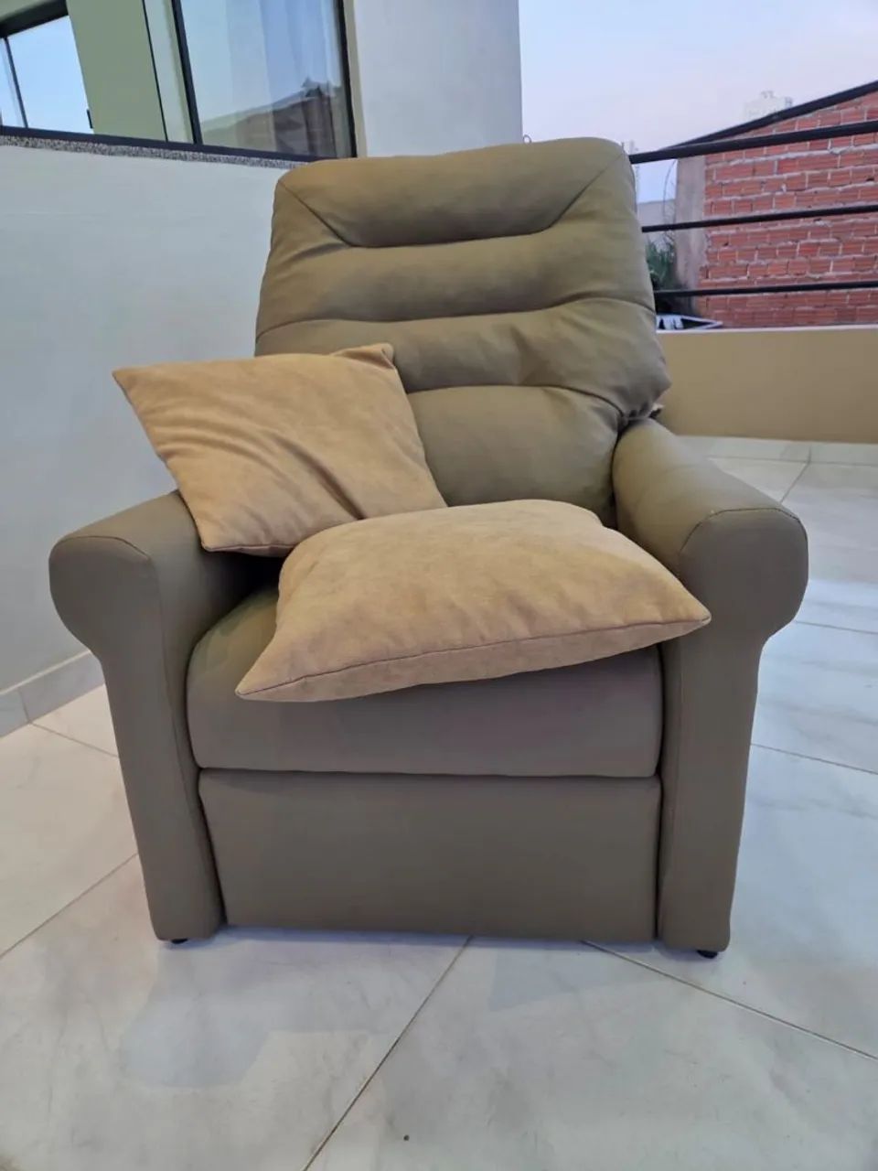 Poltrona reclinável 180 graus luxo 
