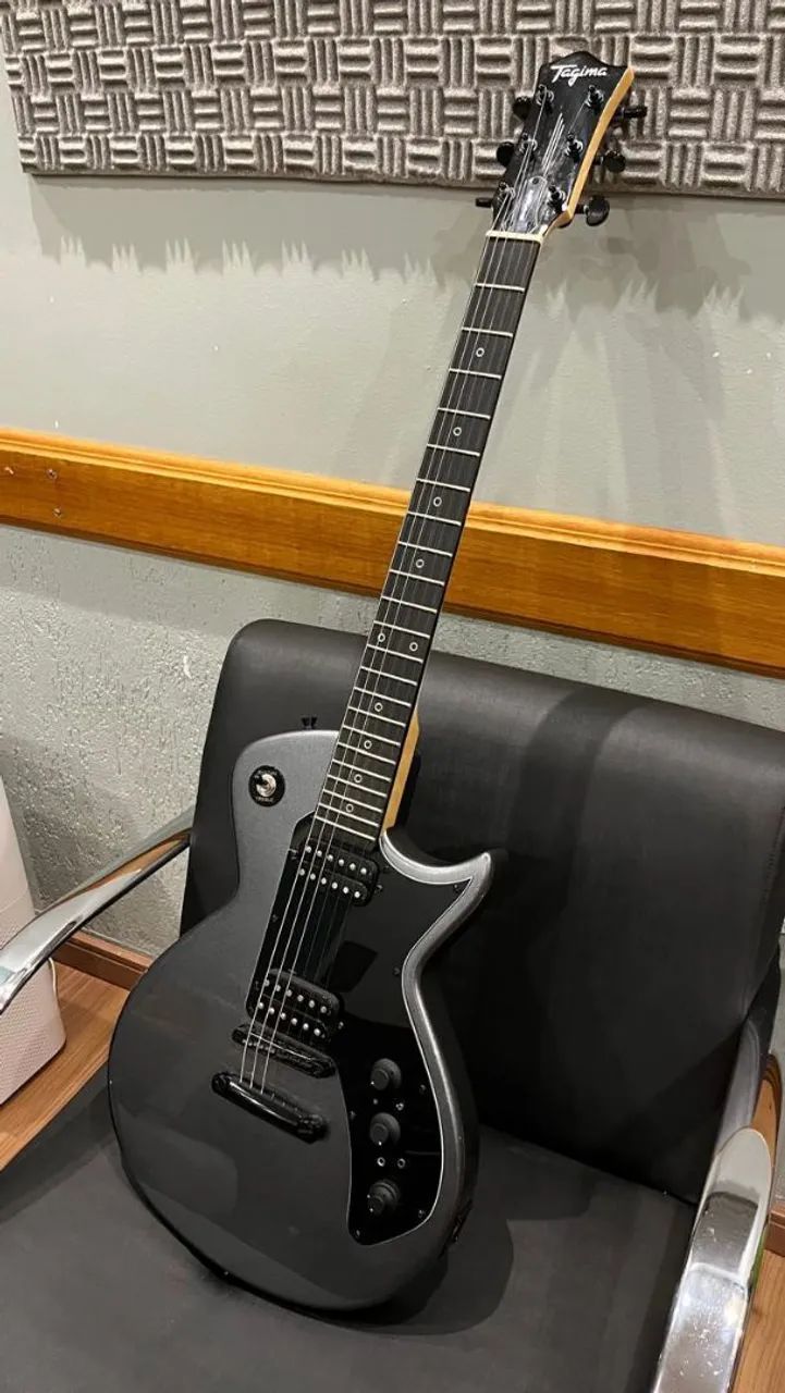 Guitarra semi nova
