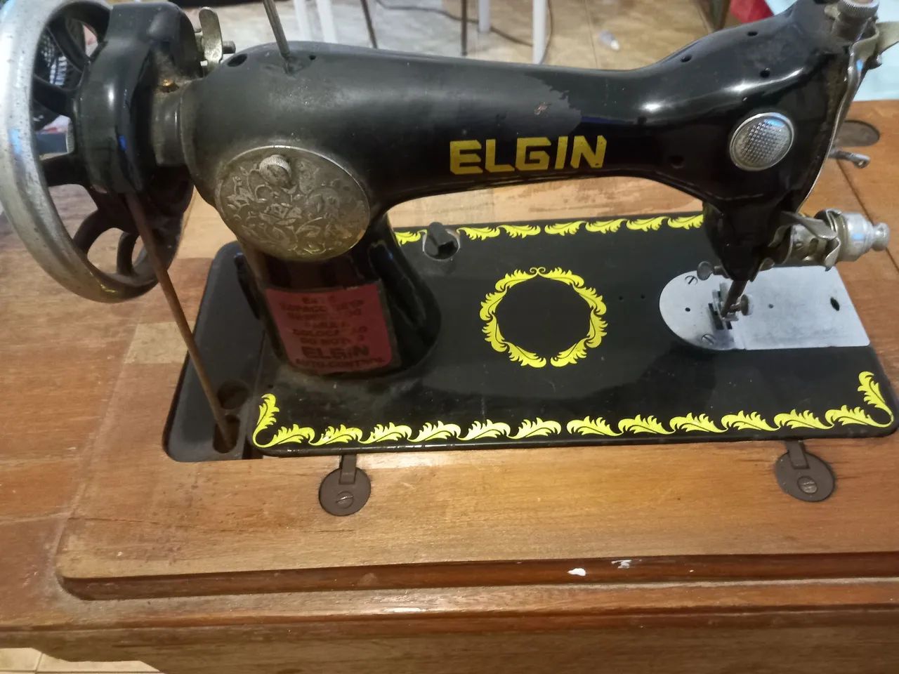 Máquina de Costura Elgin  - Foto 4