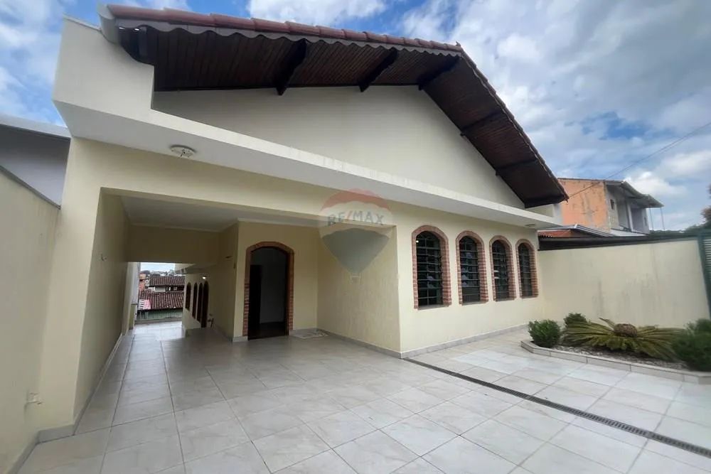 EXCELENTE NEGÓCIO! SOBRADO 280m² COM DOCUMENTAÇÃO OK PARA FINANCIAR!