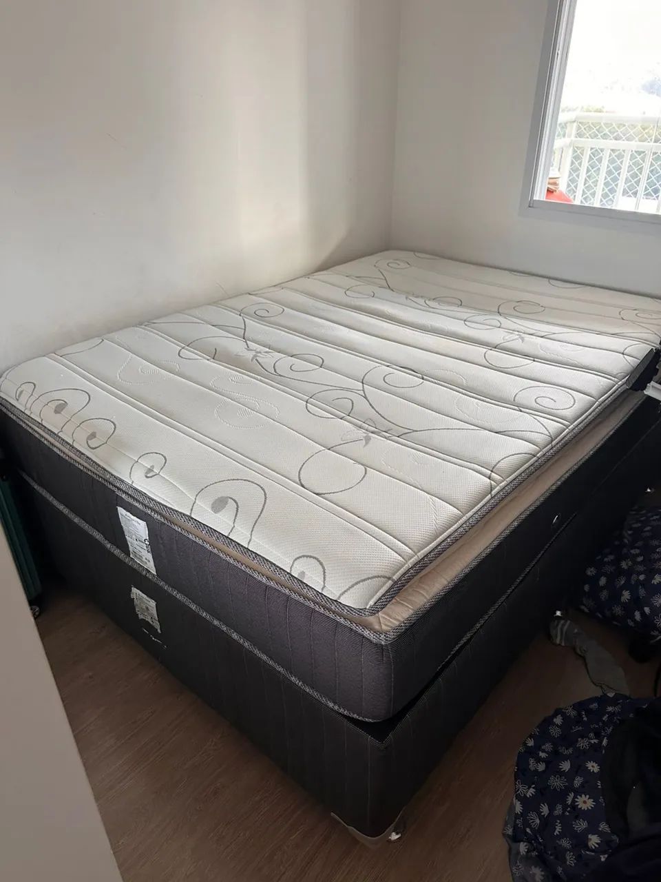 Cama box + colchão 