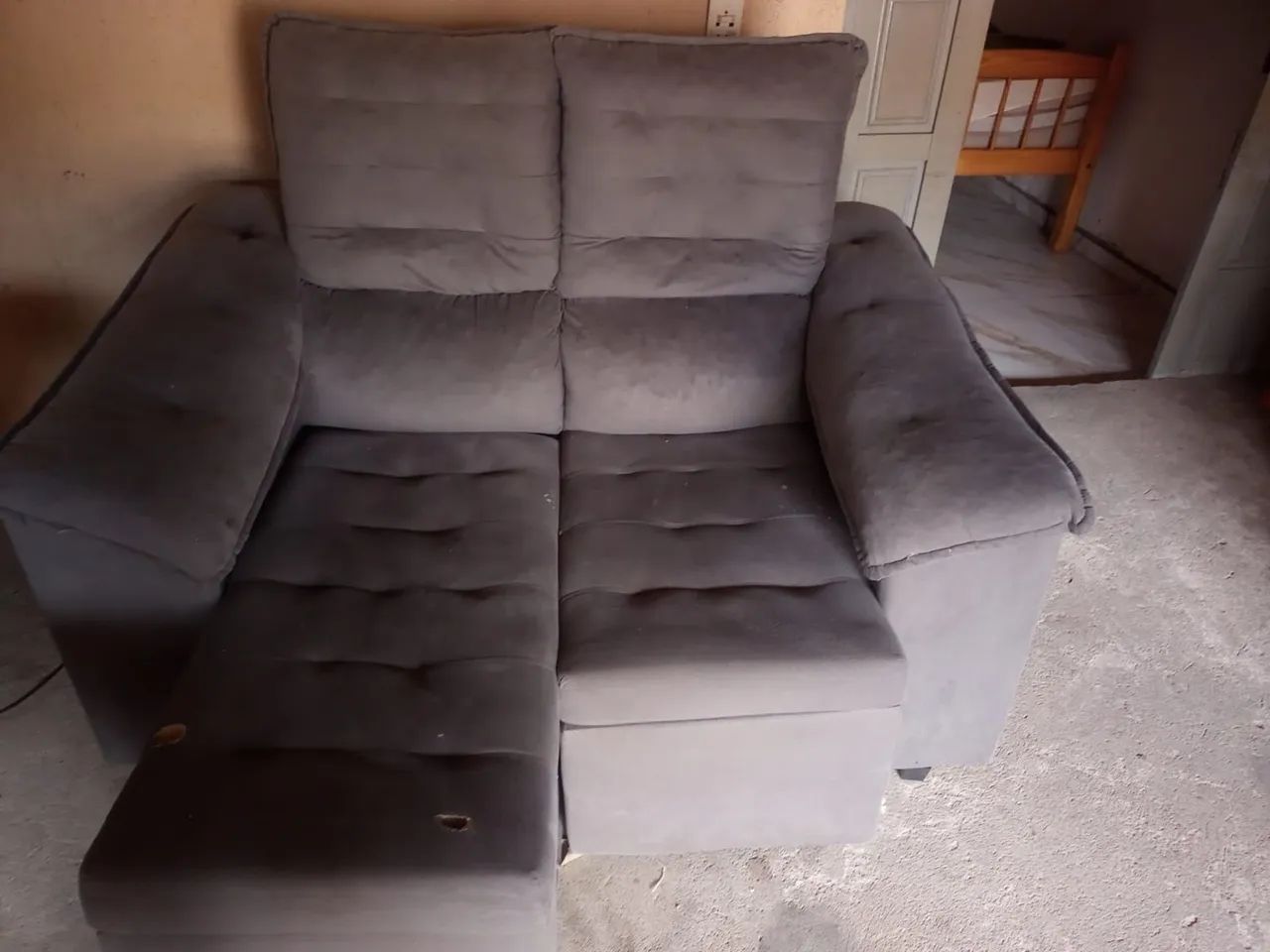 Vende-se sofá retrátil 2 lugares  - Foto 3